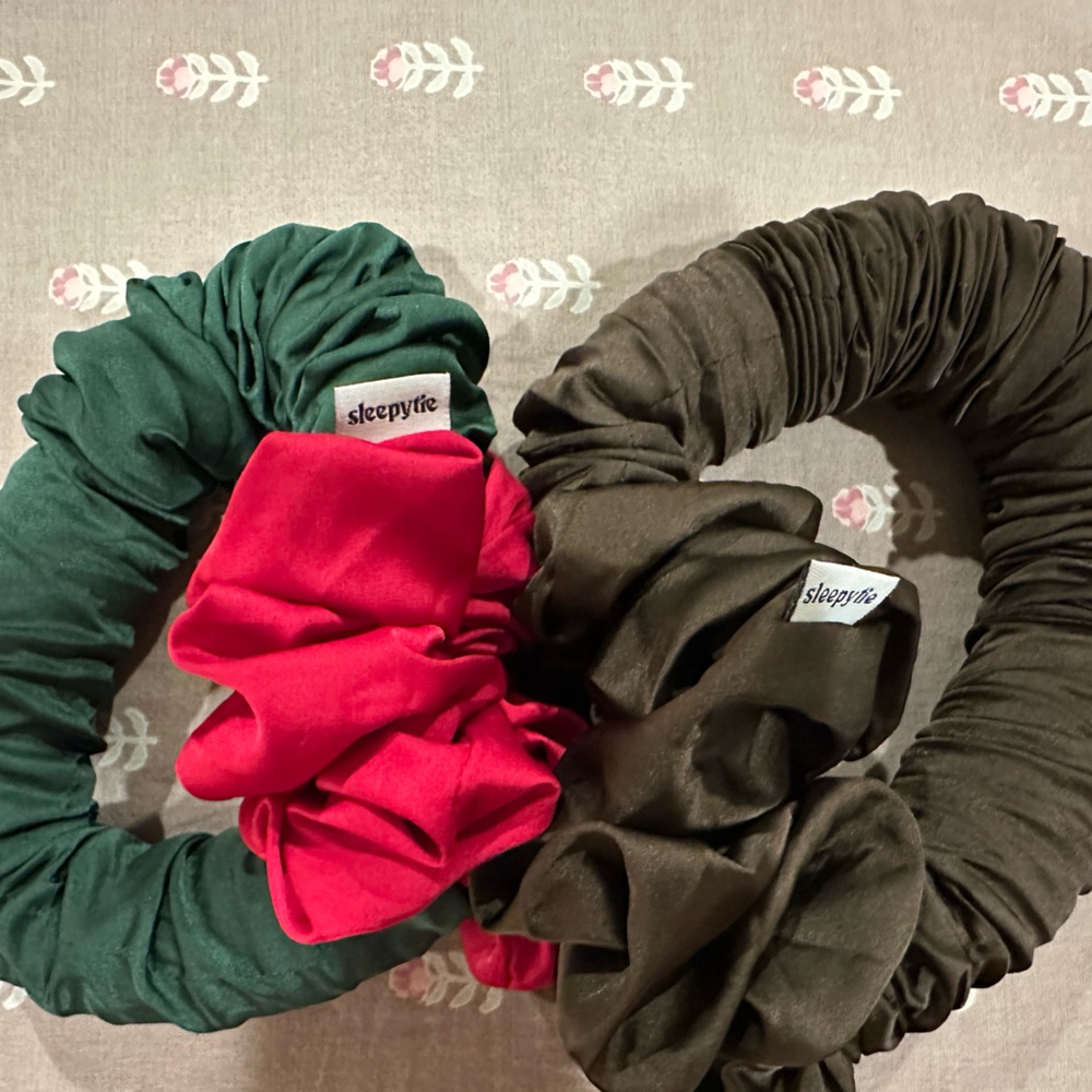 Set of 2 Sleepy Tie Hair Scrunchie